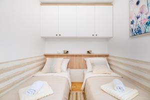 Family friendly house with a swimming pool Skrip, Brac - 17345