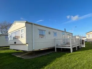 CW41 St Osyth Beach Holiday Park Essex - Saint Osyth