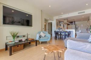 Luxury waterfront apartment