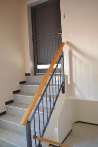 Departamento completo, cochera, parrilla. Zona Parque Central