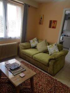 Appartements Charming 1-Bed Apartment in Oradour-Fanais : photos des chambres