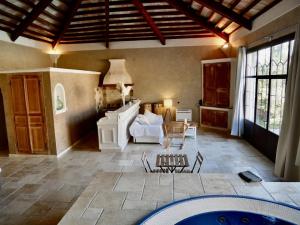 Tentes de luxe Le Pool House - Private Jacuzzi - Mas des Sous Bois : photos des chambres