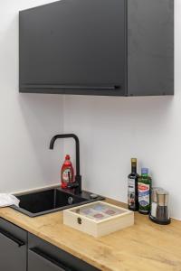 Flats 4 You, Moderne City Wohnung Nähe HBF, DÜ-Messe 20 Min, Netflix, Küche