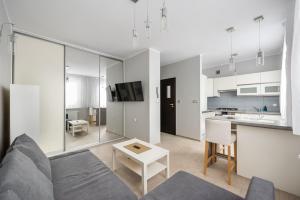 Okopowa Homey Apartment by BookingHost