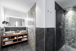 Large Double or Twin Room