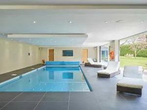 Cheltenham's Most Luxurious House - Beautiful Hot Tub & Indoor Pool - 安多弗斯福德