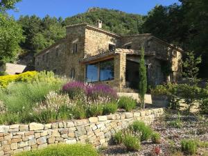 Magnifique domaine en Drôme Provençale pour 30 pers