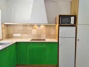 Three-Bedroom Apartment room in Nure Cel Blau