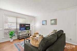 Nice Quiet Downtown Apt Pool Free Parking