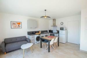 Maisons de vacances LA CORVETTE Maison avec piscine/parking/wifi/plages 5kms : photos des chambres