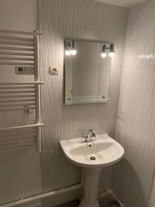 Appartements GITE INDEPENDANT en duplex proche mer COTE DE GRANIT ROSE : photos des chambres