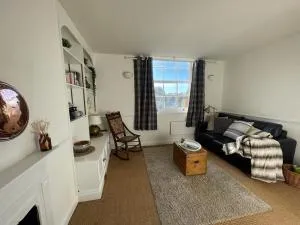 Ashcroft Hall - Converted Chapel in Central Cirencester - Cirencester