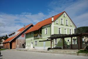 Hostel Mladinski center Šmartno ob Paki