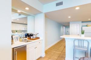 Majestic Beach Resort Tower 2- 1805