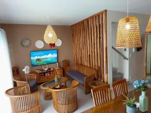 Golden Square Villa & Private Pool - Bambous