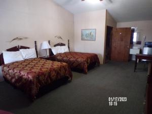 Deluxe Double Room room in Longhouse Lodge Motel