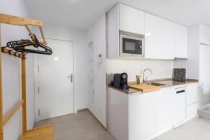 POSEIDON Beach Apartment & parking by Cadiz4Rentals