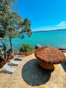 Casa pé na areia para até 14 pessoas em bombinhas