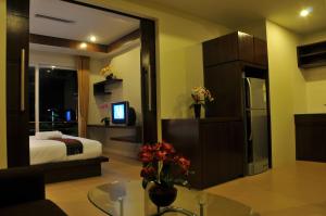 Boonjumnong Modern Apartment