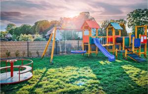 Gorgeous Home In Nowecin With Kitchen