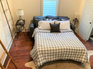 La Belle Veranda Villa- 3QueenBeds2Baths Sleeps 6-8