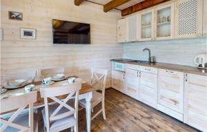 Amazing Home In Karwia