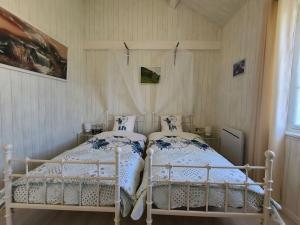 Maisons de vacances Gite cosy a Taintrux : nature, rando, proche Gerardmer, Saint-Die, Alsace, tout confort inclus - FR-1-589-457 : photos des chambres