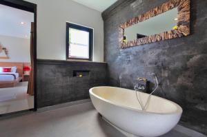 Biệt thự 2 Phòng ngủ với Hồ bơi Riêng (Two Bedroom Villa with Private Pool)