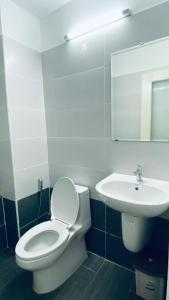 Phòng Giường Đôi Có Phòng Tắm Riêng (Double Room with Private Bathroom)