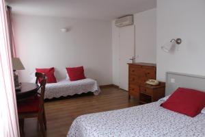 Hotels Hotel Le Clos des Pins : Chambre Triple