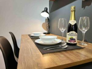 Modern Classic 1 BR Condo Air Residences Makati