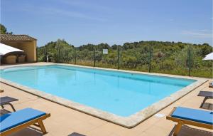 Maisons de vacances Gorgeous Home In Bziers With Swimming Pool : photos des chambres