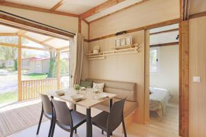 Campings La Buissonniere - Lodges & SPA : photos des chambres