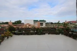 JM's BnB Hauz Air-conditioned private room - Tangalan