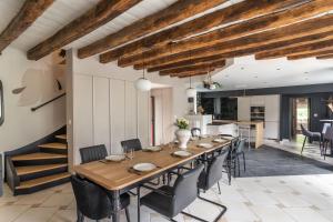 Villas LA VILLA DU GOLF - avec piscine couverte chauffee et jacuzzi : photos des chambres