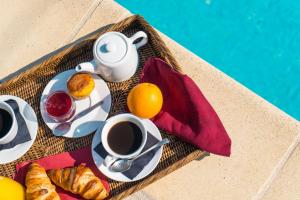Hotels Au Bien Etre piscine : photos des chambres