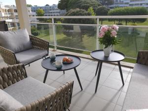 Appartement avec grande terrasse dans un magnifique parc à 5 minutes de la plage
