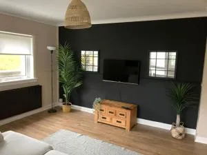 Monthly/ weekly discounts, lovey apartment! - Bowling