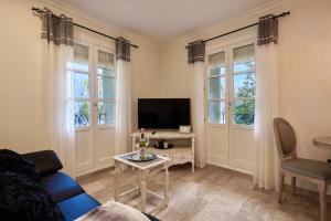 Little Sopranis Little Apartments