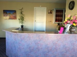 Summer Wind Budget Motel