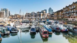 Lovely 1-Bed Apartment in london by the Harbour