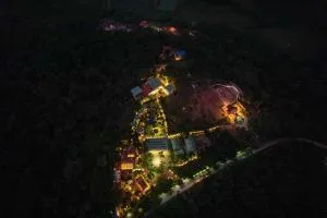 Honeydewwz Exoticaa Hotel & Resort - Bhadrāvati