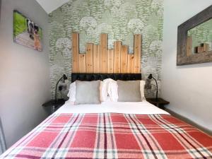 Standard Double Room room in Helen Browning's Royal Oak