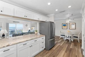 Direct Oceanfront - 4 Queen Beds - Surf Song #241