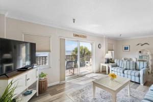 Direct Oceanfront - 4 Queen Beds - Surf Song #241