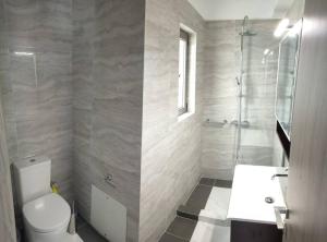 Spacious & Minimal Apartment Near Airport Peania Coniann Filoxenia