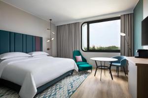 King Room with Club Lounge Access room in Sheraton Milan San Siro