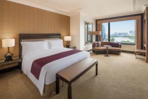 Luxury Suite with King Bed room in Sheraton Grande Sukhumvit A Luxury Collection Hotel
