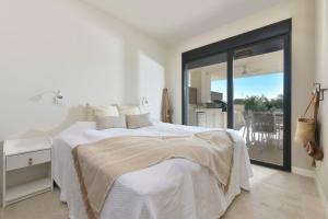 Luxurious 3 bedroom apartment in Jardinana Azalea in La Cala de Mijas