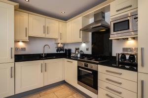 Trewhiddle Retreat V27 by Together Travel - Luxury 3-Bedroom Villa